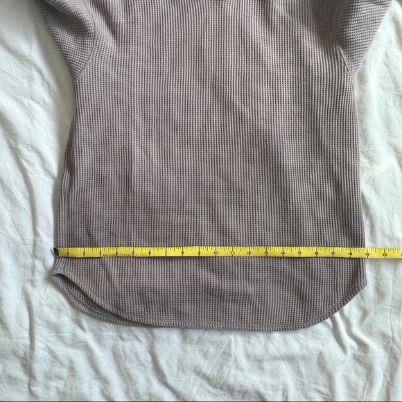 Uniqlo Hood Long Sleeve - Picture 5 of 8